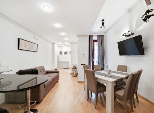 Peroni Brand New Spacious Apartment