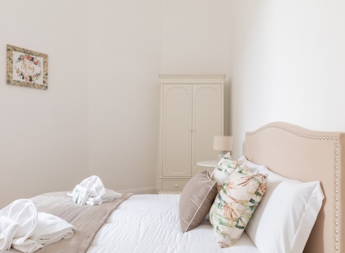 Piazza Dante Modern Apartment