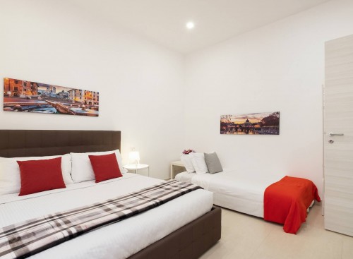 Lovely and Bright Apartment near Termini