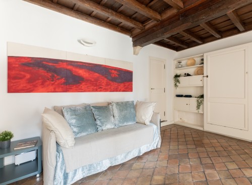 Navona Bright Studio